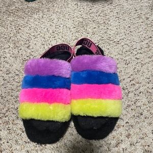 UGG w fluff Yeah Slide size 7